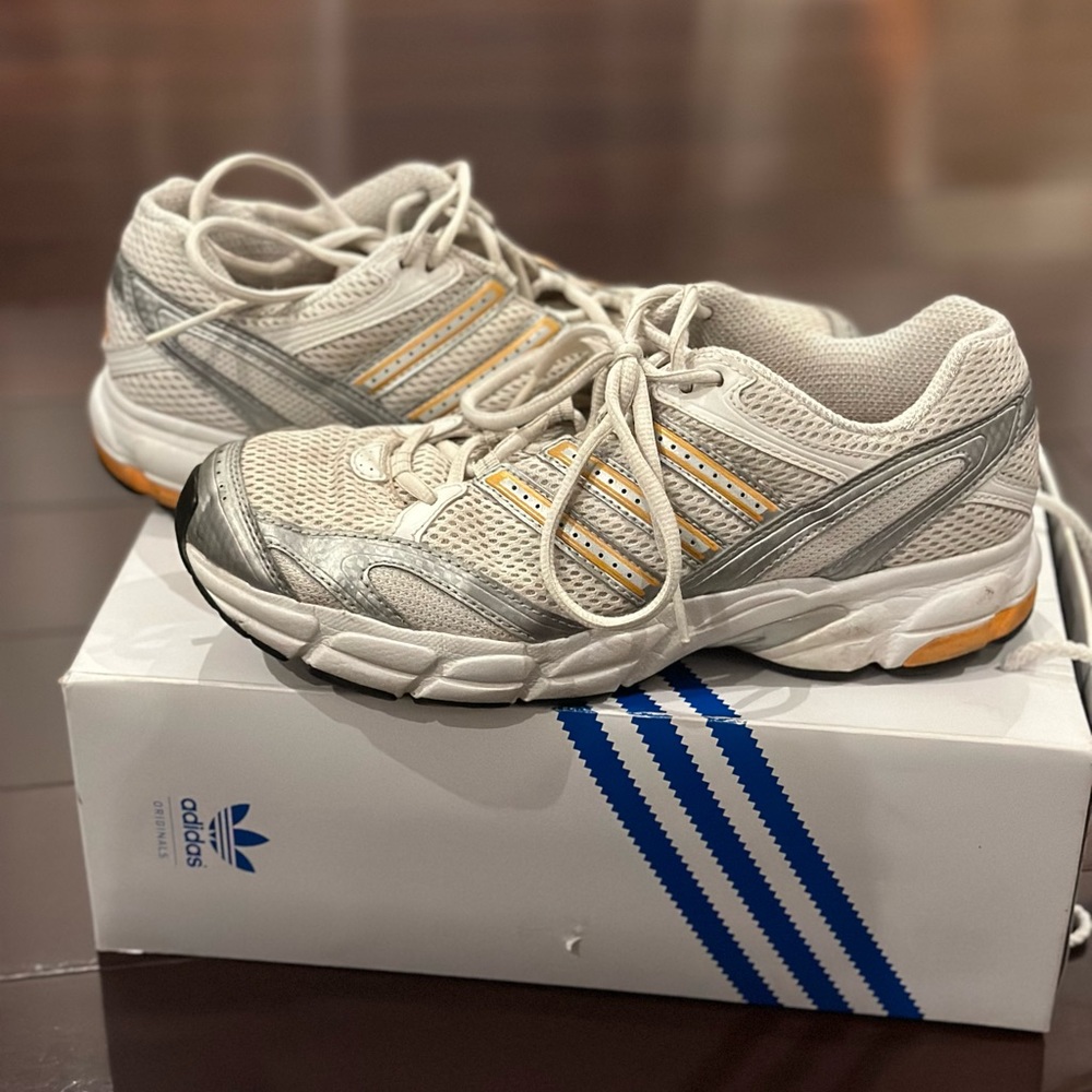 Adidas old school runners